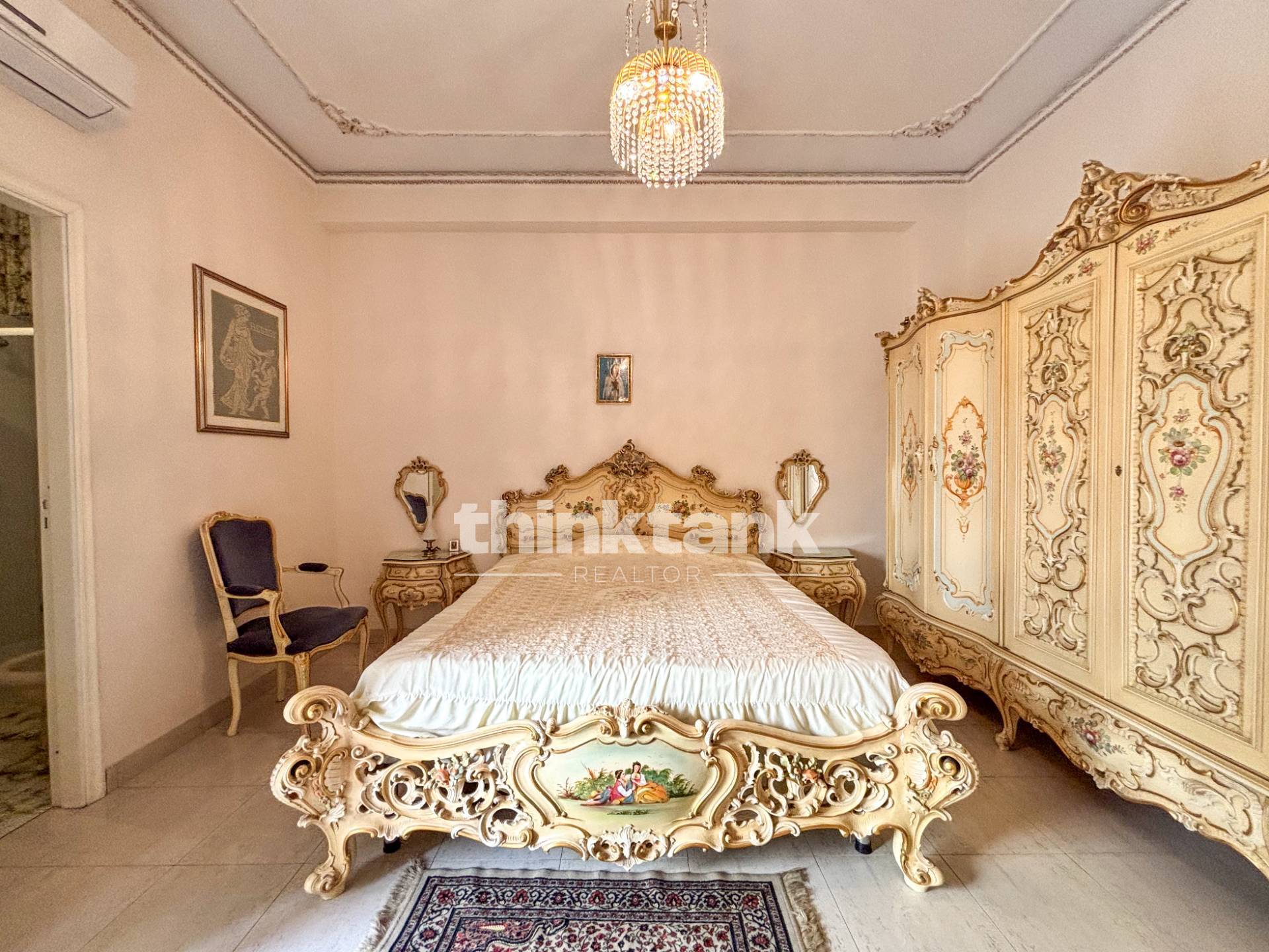 Palazzo in vendita a Canicattini Bagni