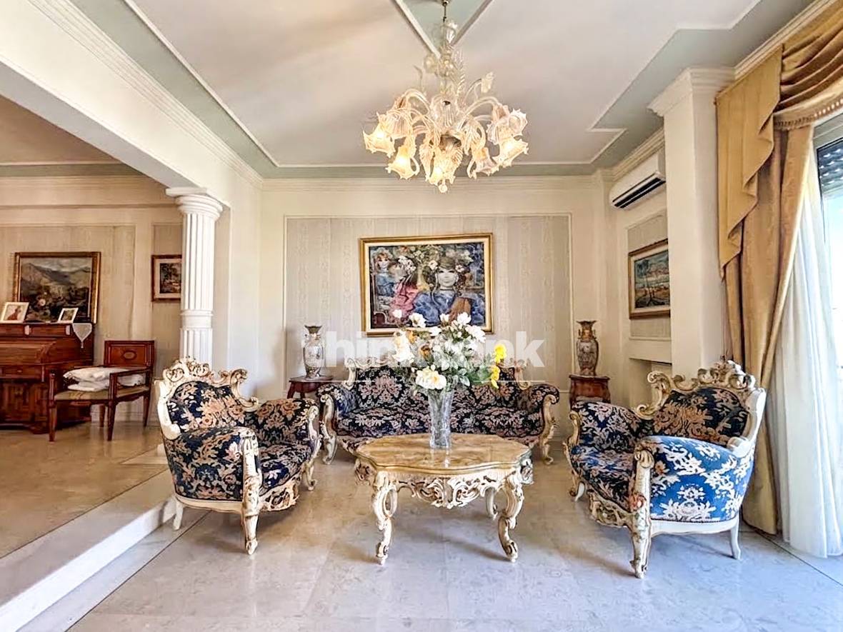 Palazzo in vendita a Canicattini Bagni