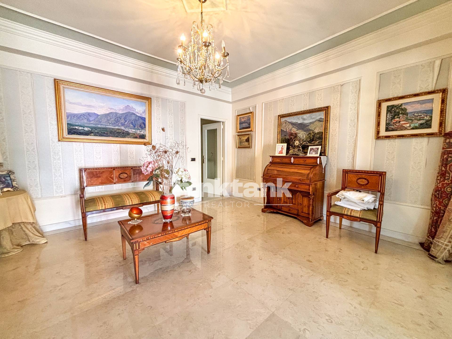 Palazzo in vendita a Canicattini Bagni
