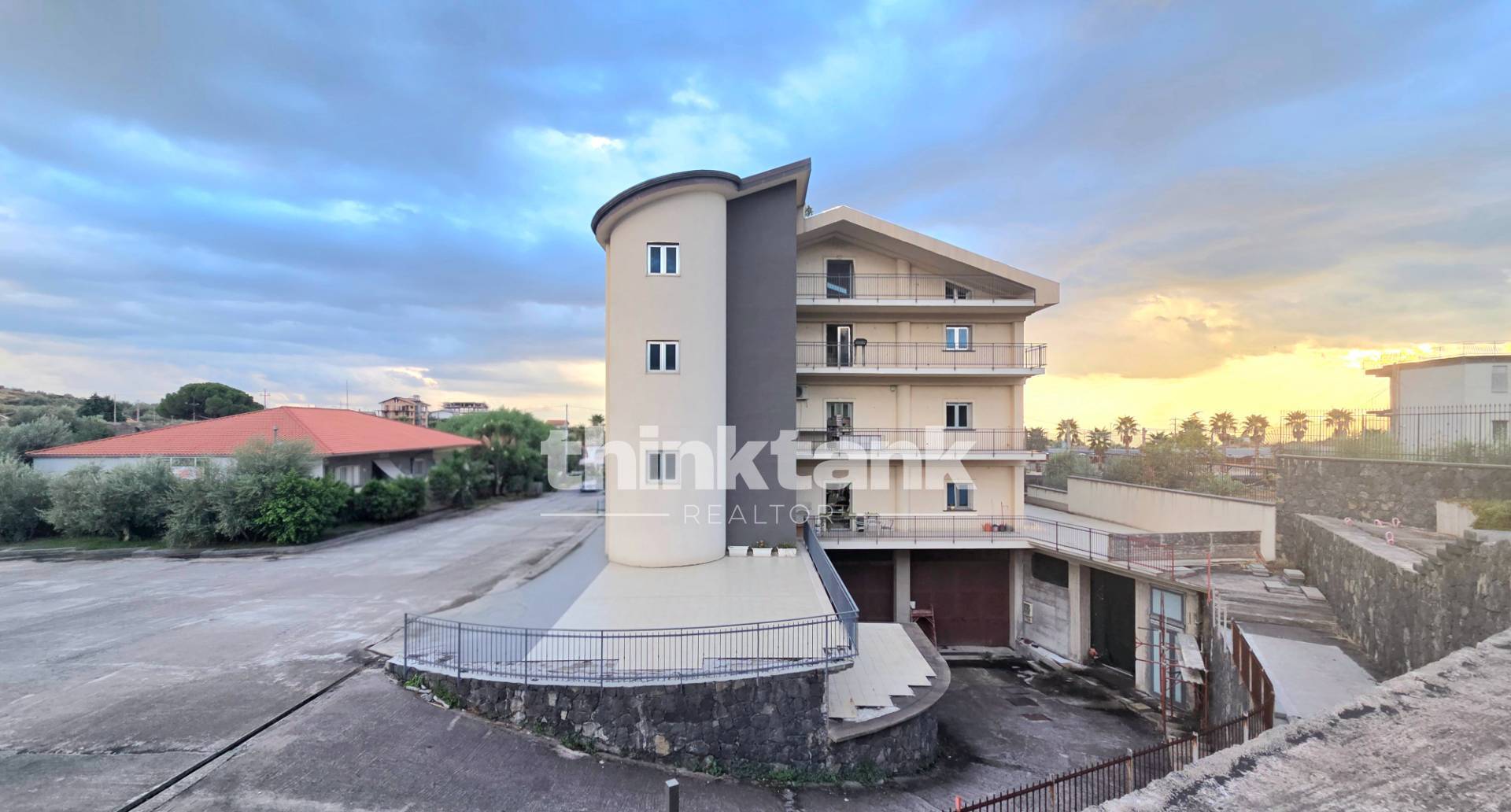 Locale commerciale in vendita a Santa Maria di Licodia