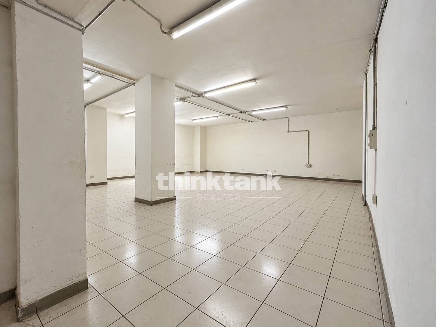 Magazzino in vendita a Catania, Viale M. Rapisardi - Lavaggi
