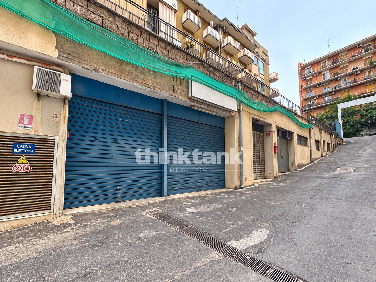 Magazzino in vendita a Catania, Viale M. Rapisardi - Lavaggi