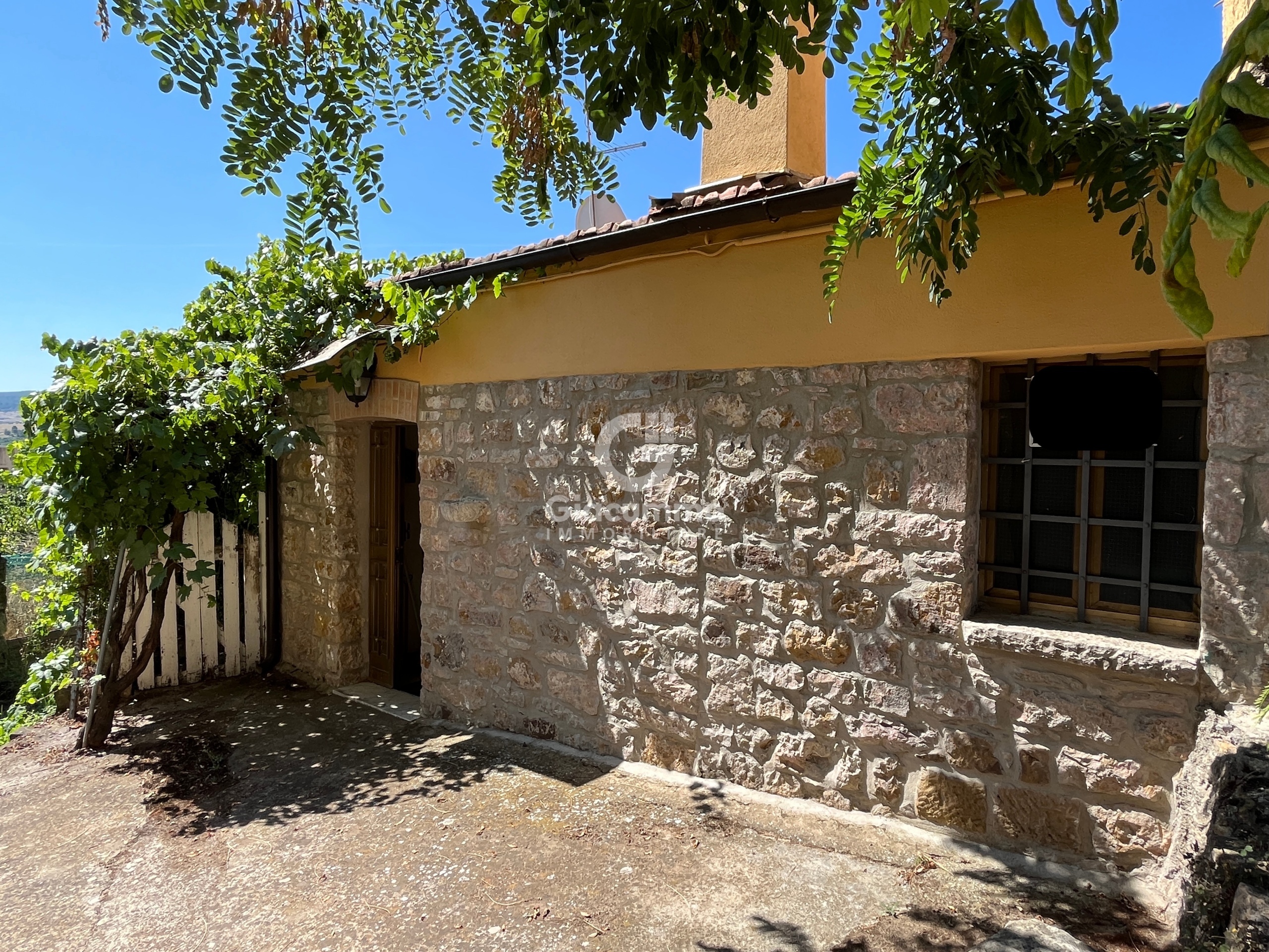 Casa indipendente con giardino in largo gagliardi, Avigliano