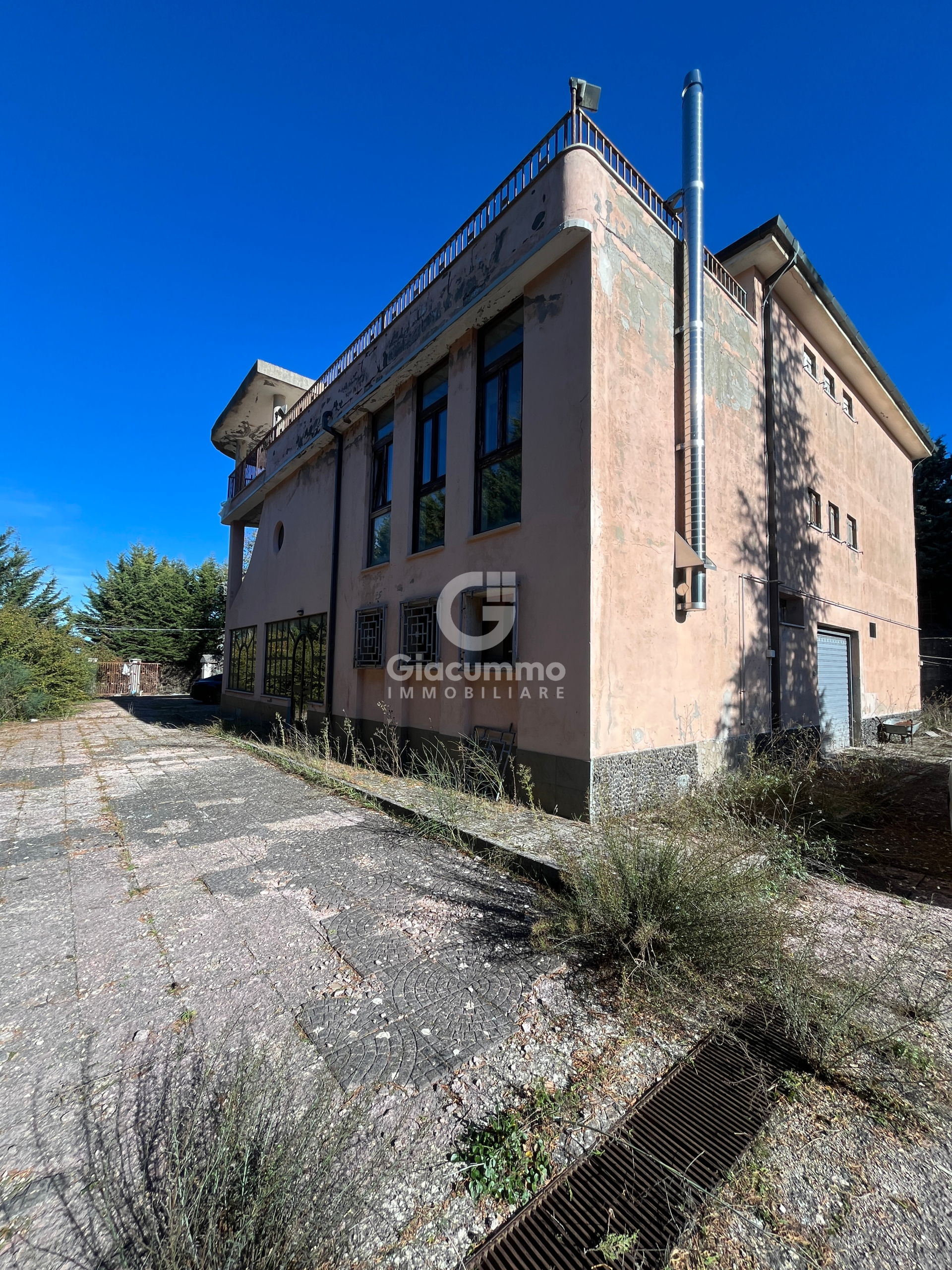 Villa con giardino in contrada poggio cavallo, Potenza