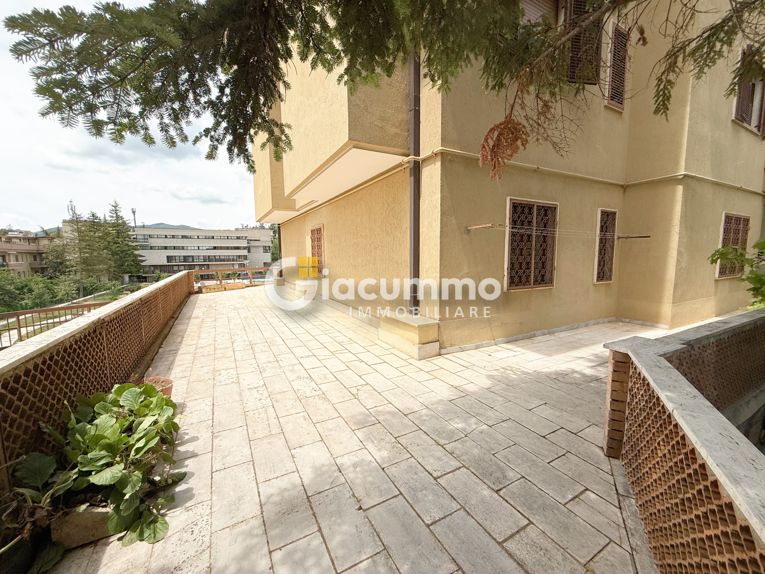 Appartamento con giardino in via domenico di giura, Potenza