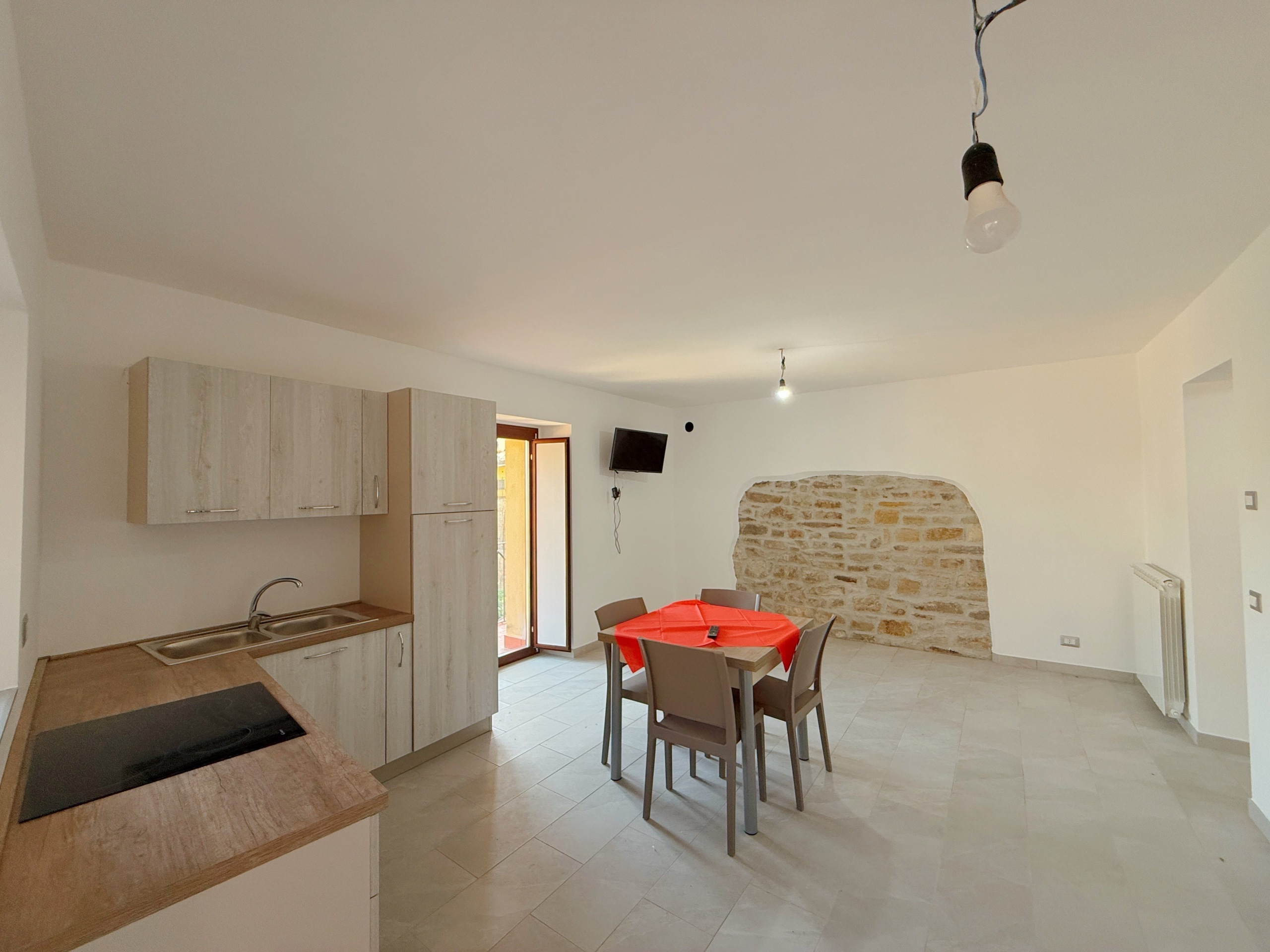 Bilocale ristrutturato in vico i ospizio, Castelmezzano