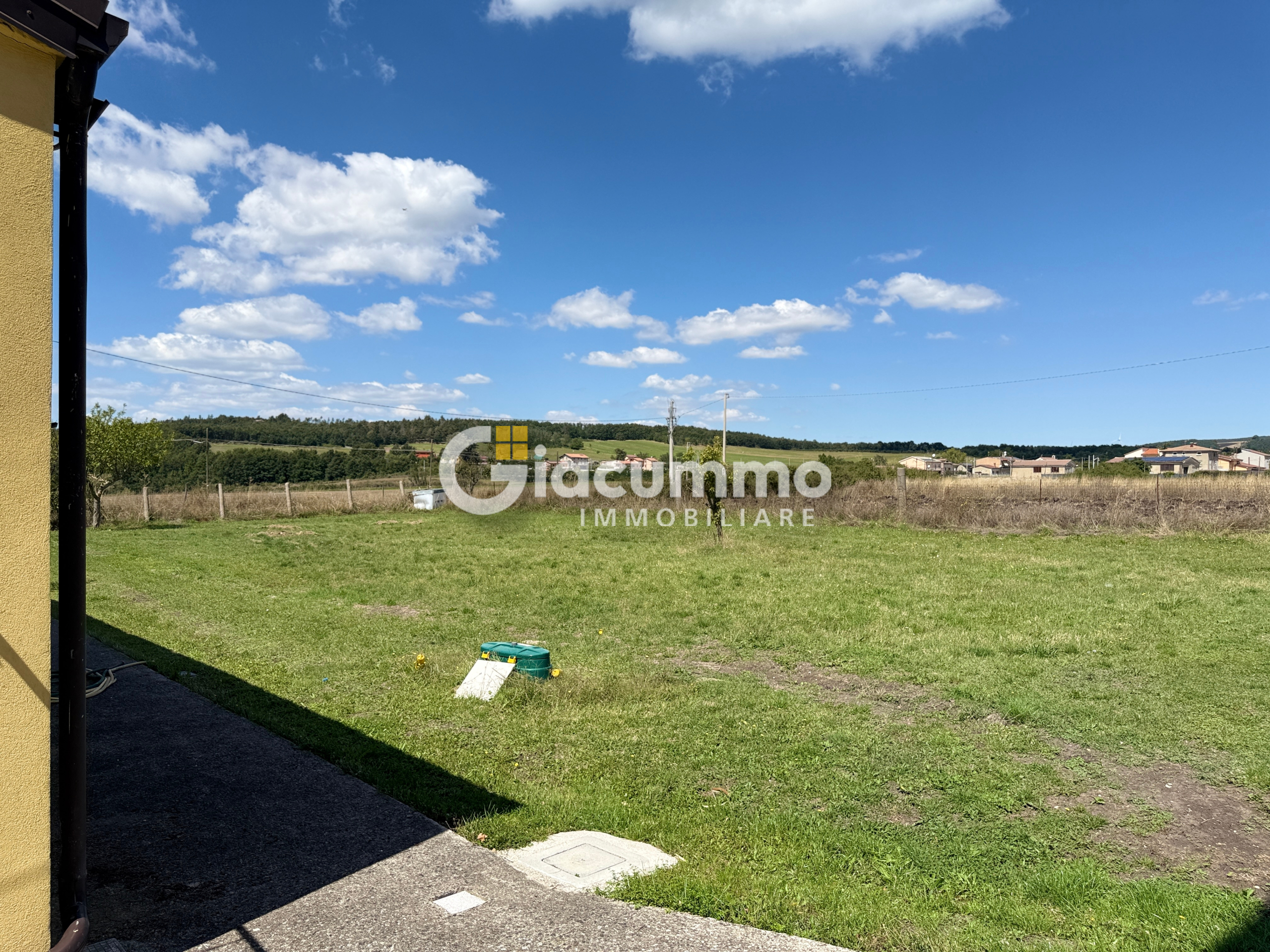 Villetta a schiera con giardino in strada provinciale di piano del conte 8, Avigliano