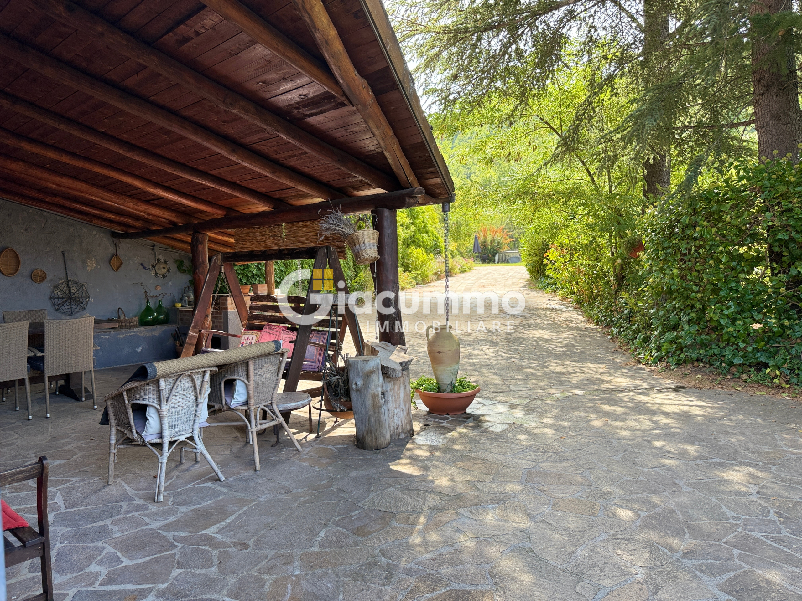 Villa con giardino in via valvise, Pignola