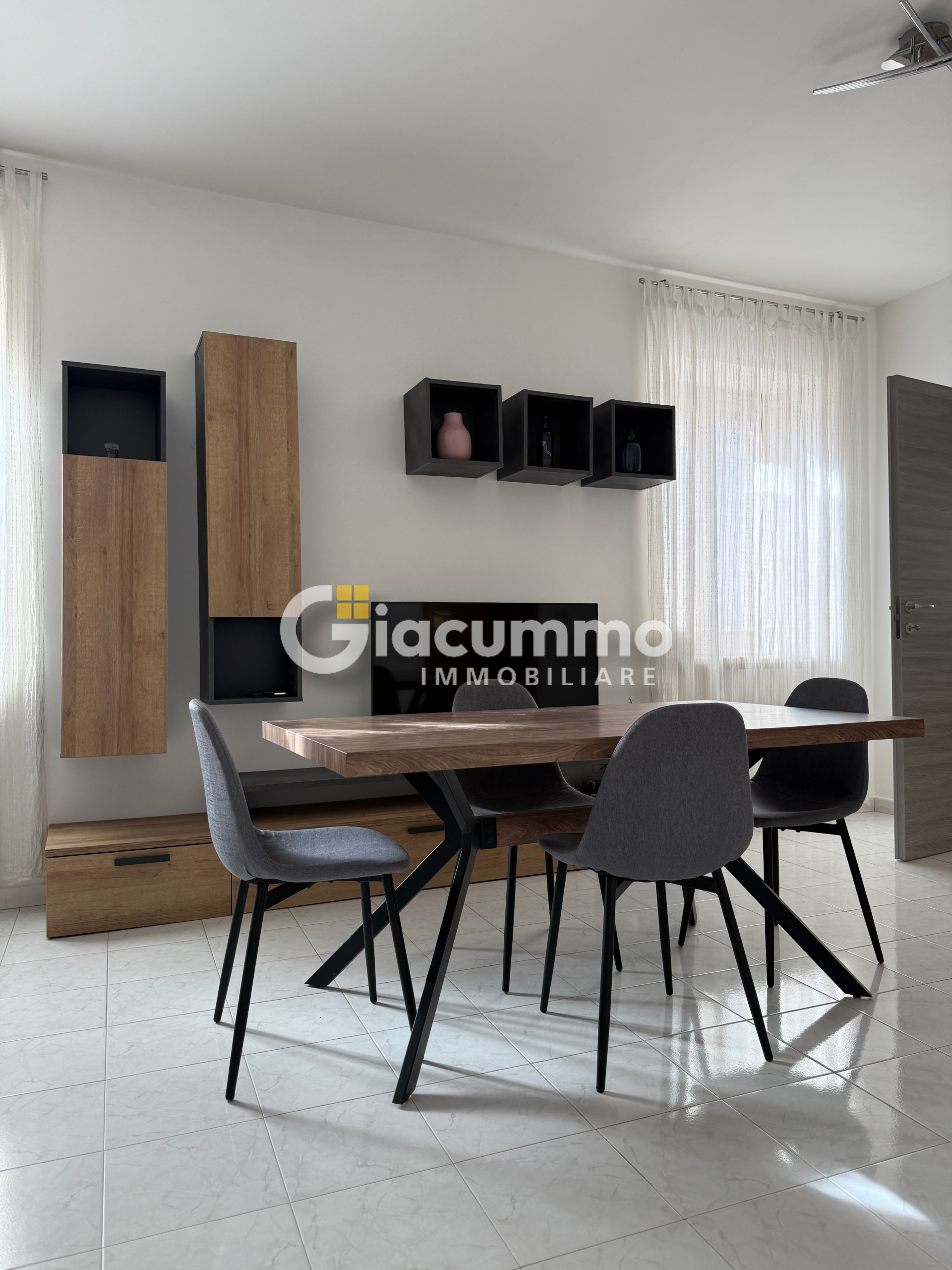 Trilocale con terrazzo in vicolo cortese, Potenza