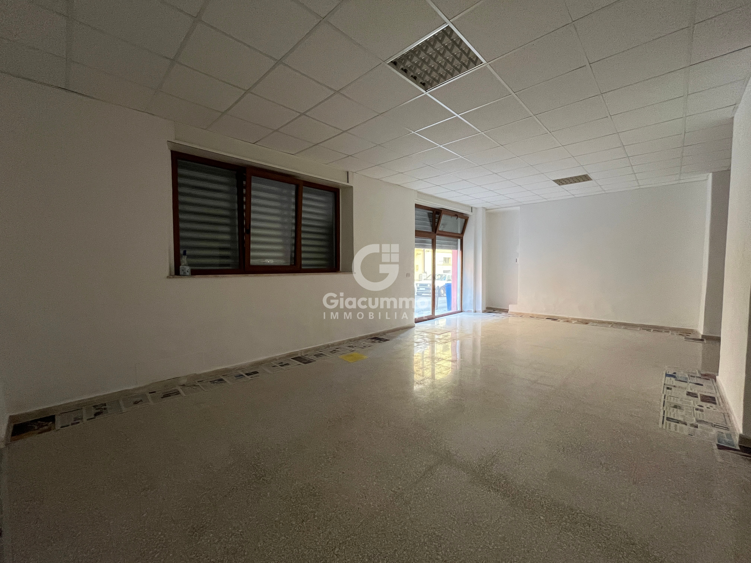 Locale commerciale in vendita in via carlo armellini 6, Potenza