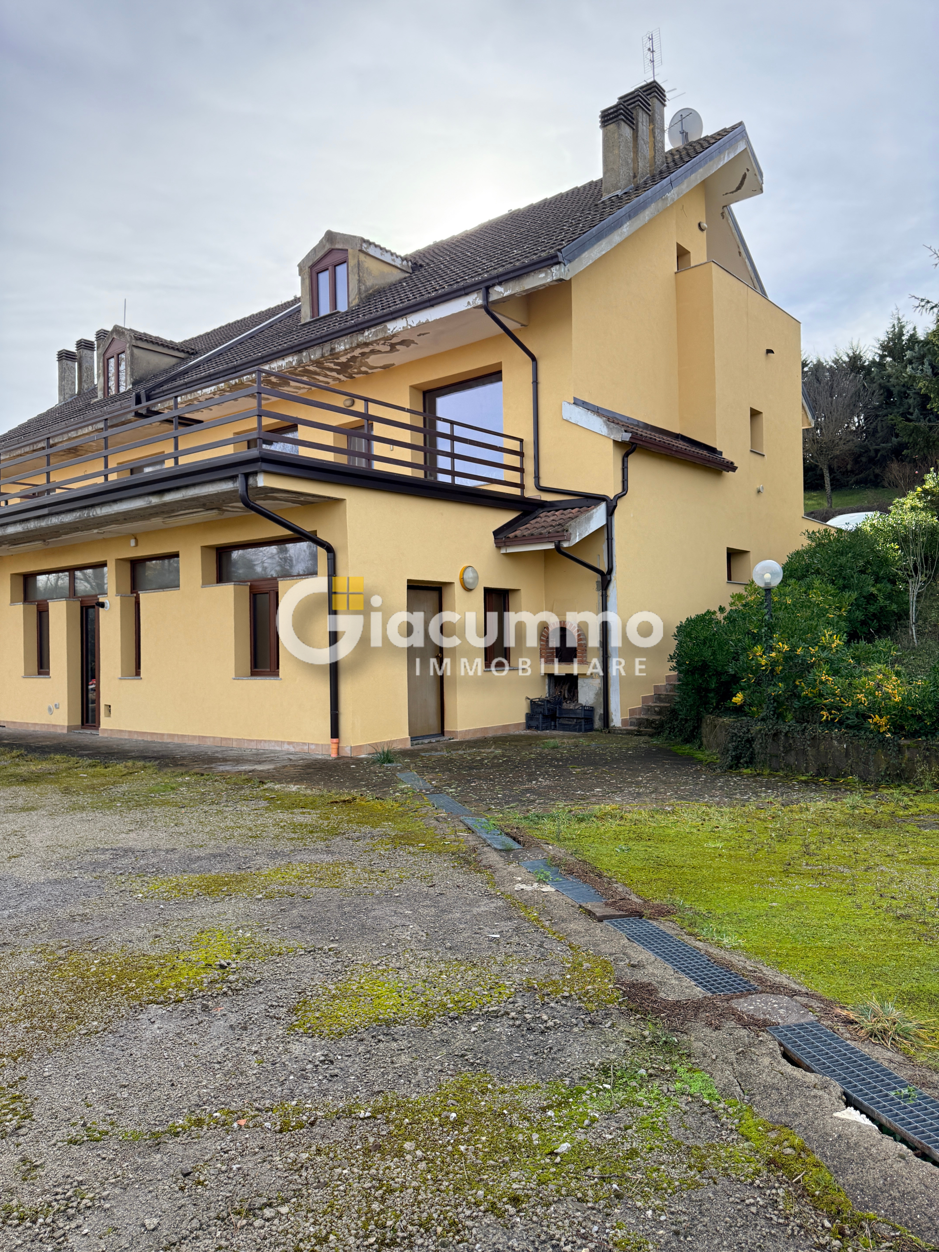 Casa indipendente con terrazzo in via mezzana 209, Potenza
