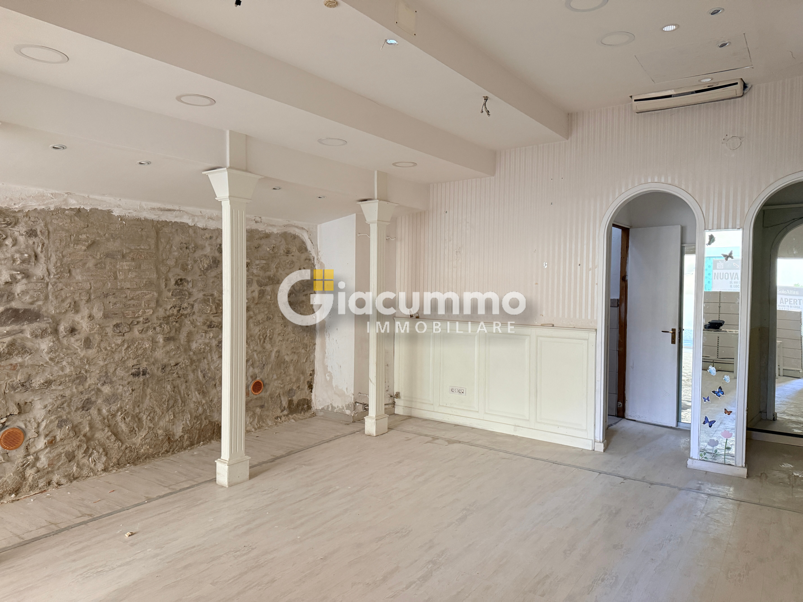 Locale commerciale da ristrutturare in via pretoria 43, Potenza