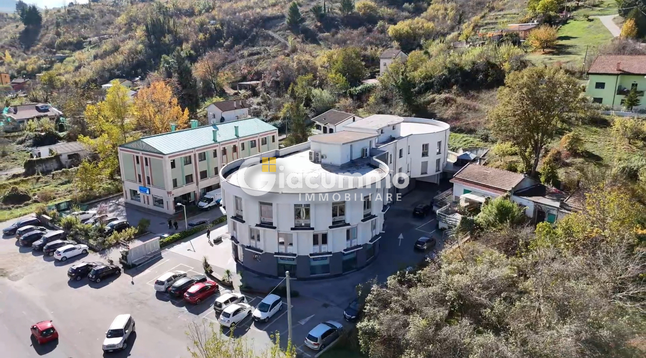 Locale commerciale nuova in via isca del pioppo 92, Potenza