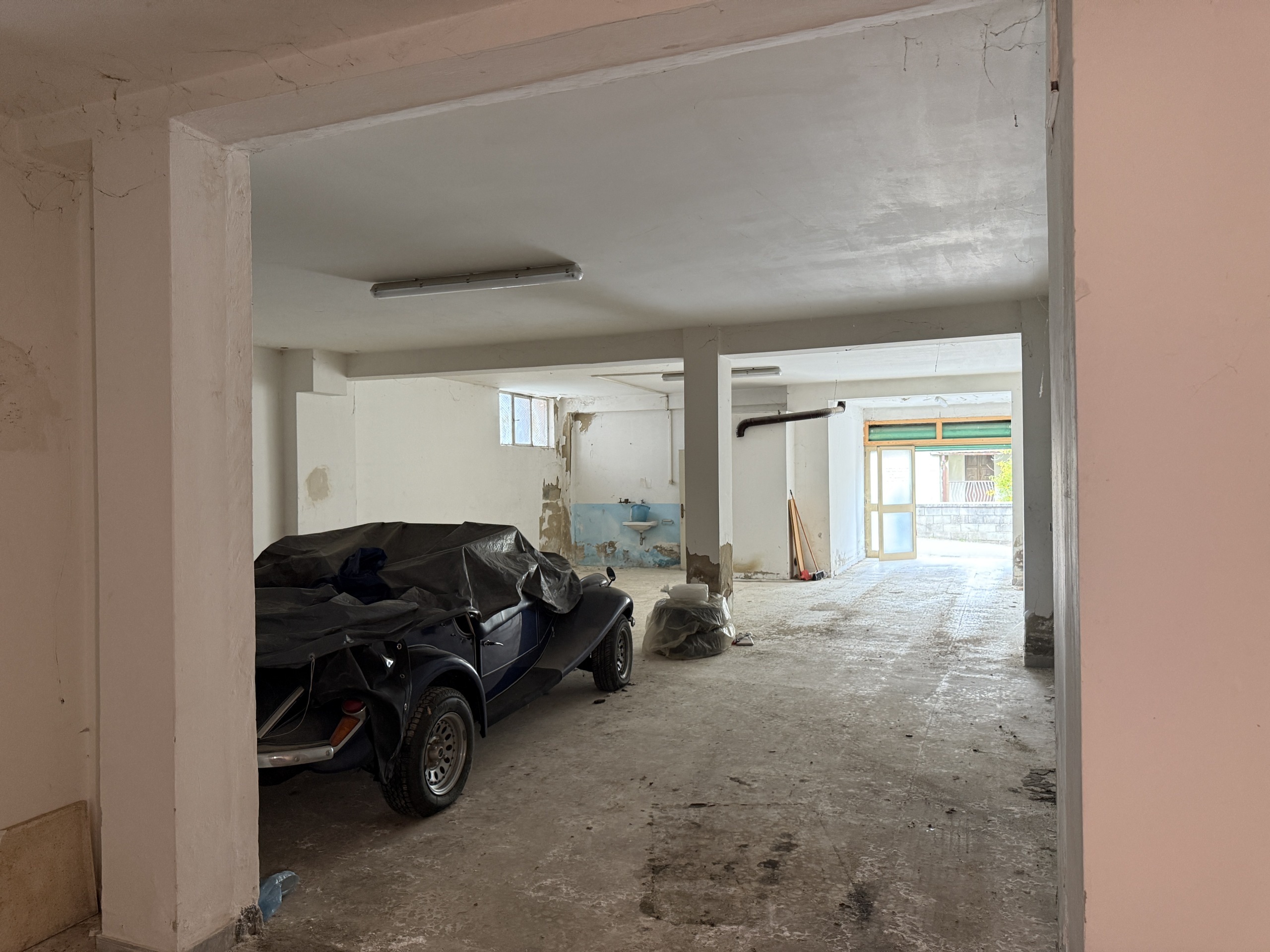 Magazzino da ristrutturare in piazzale aldo moro 15, Potenza