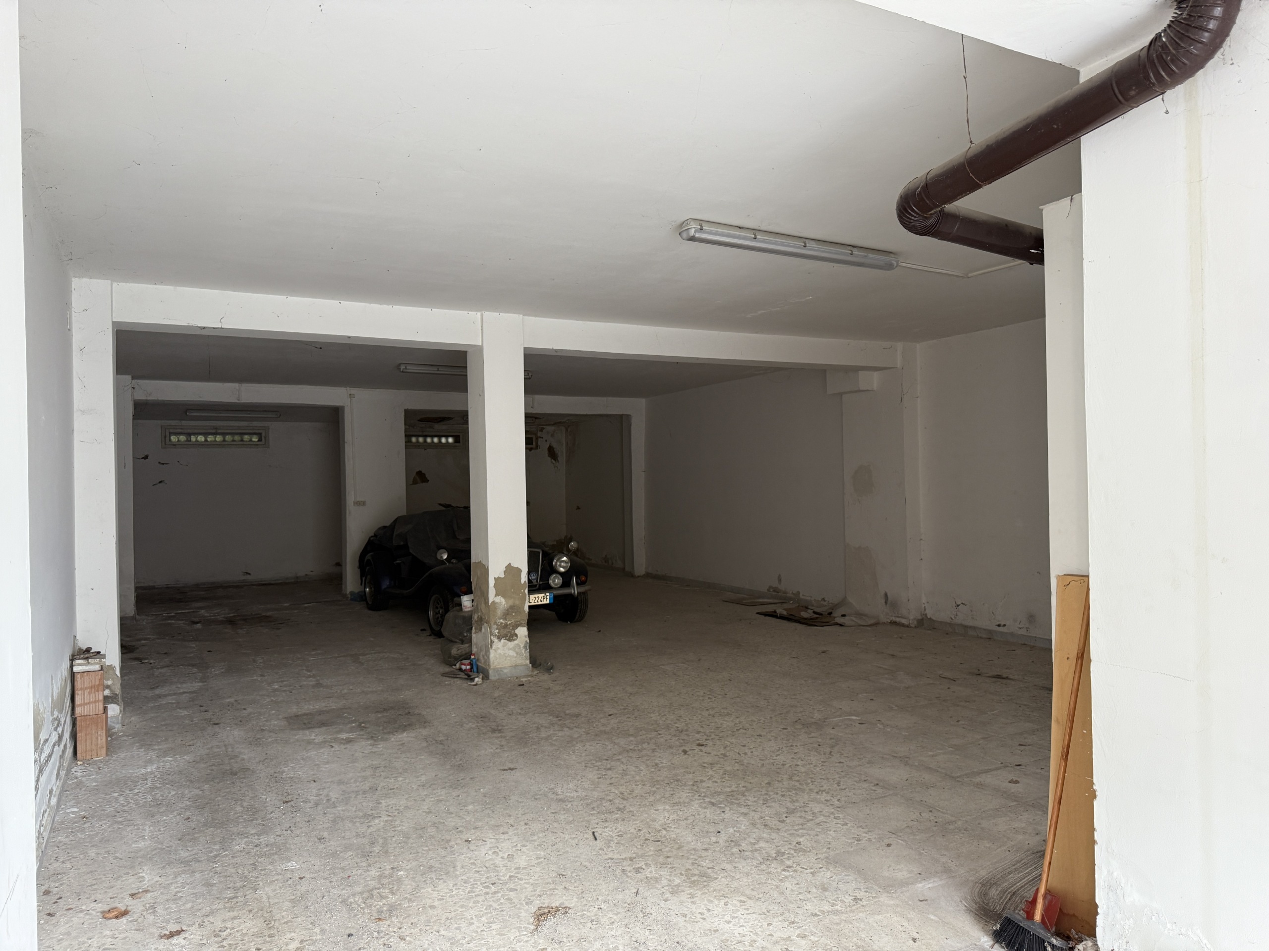 Magazzino da ristrutturare in piazzale aldo moro 15, Potenza