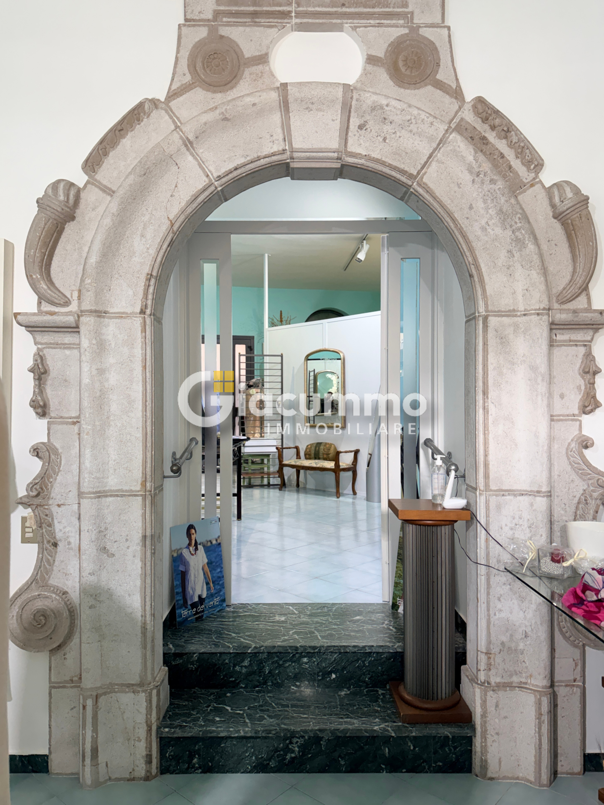 Locale commerciale in affitto in via pretoria 117, Potenza