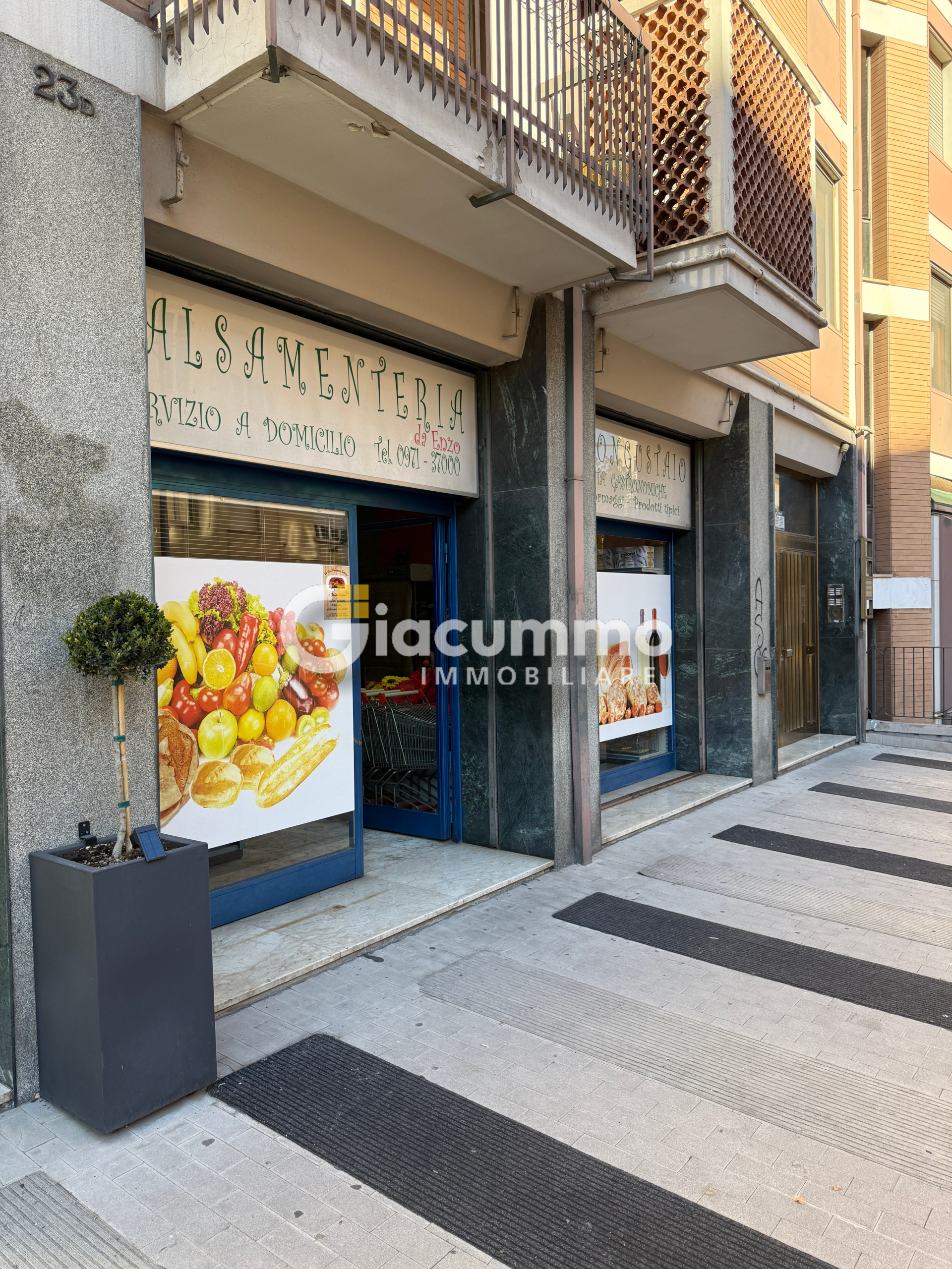 Locale commerciale in vendita in via giuseppe mazzini 23, Potenza
