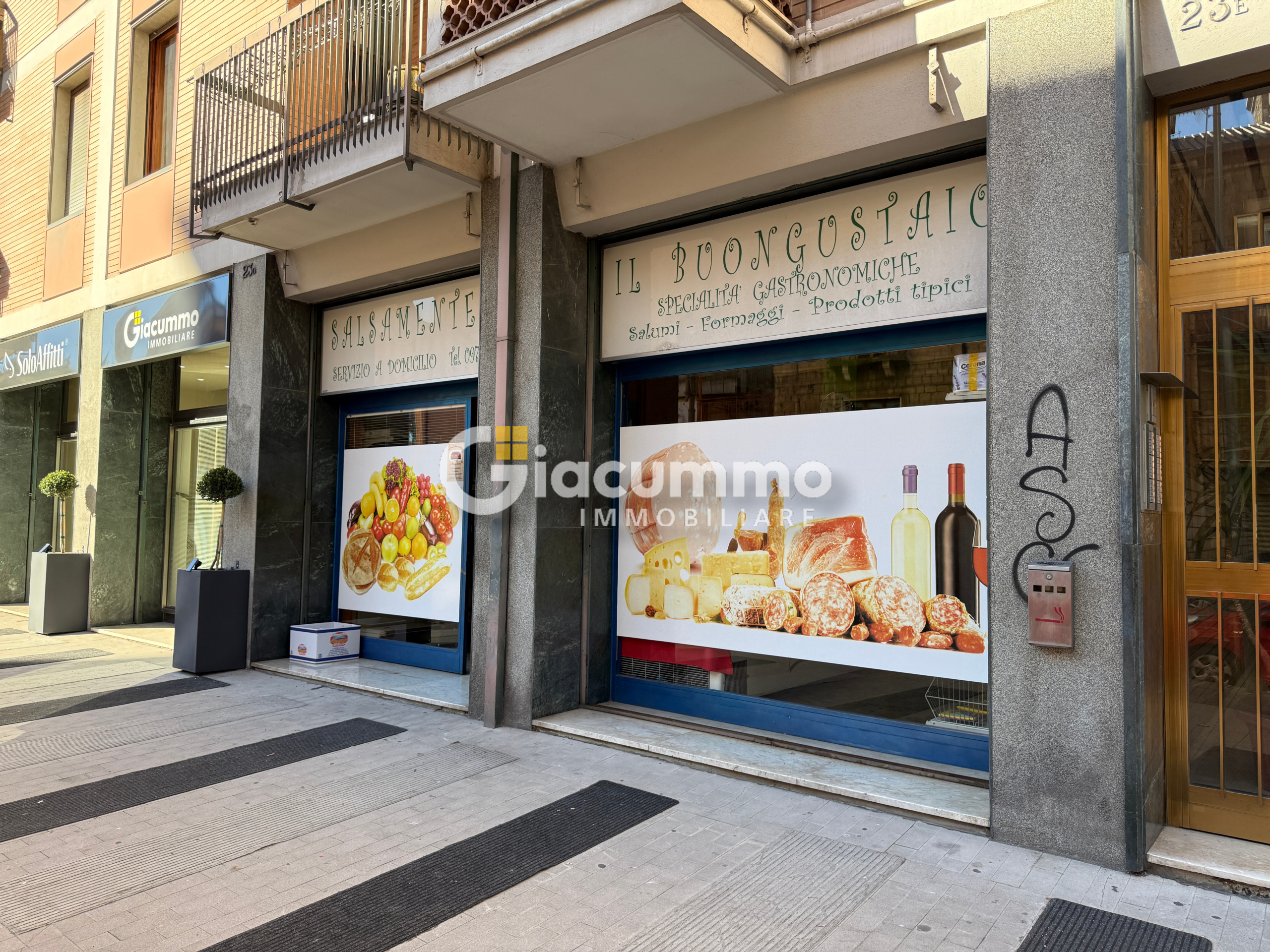 Locale commerciale in vendita in via giuseppe mazzini 23, Potenza