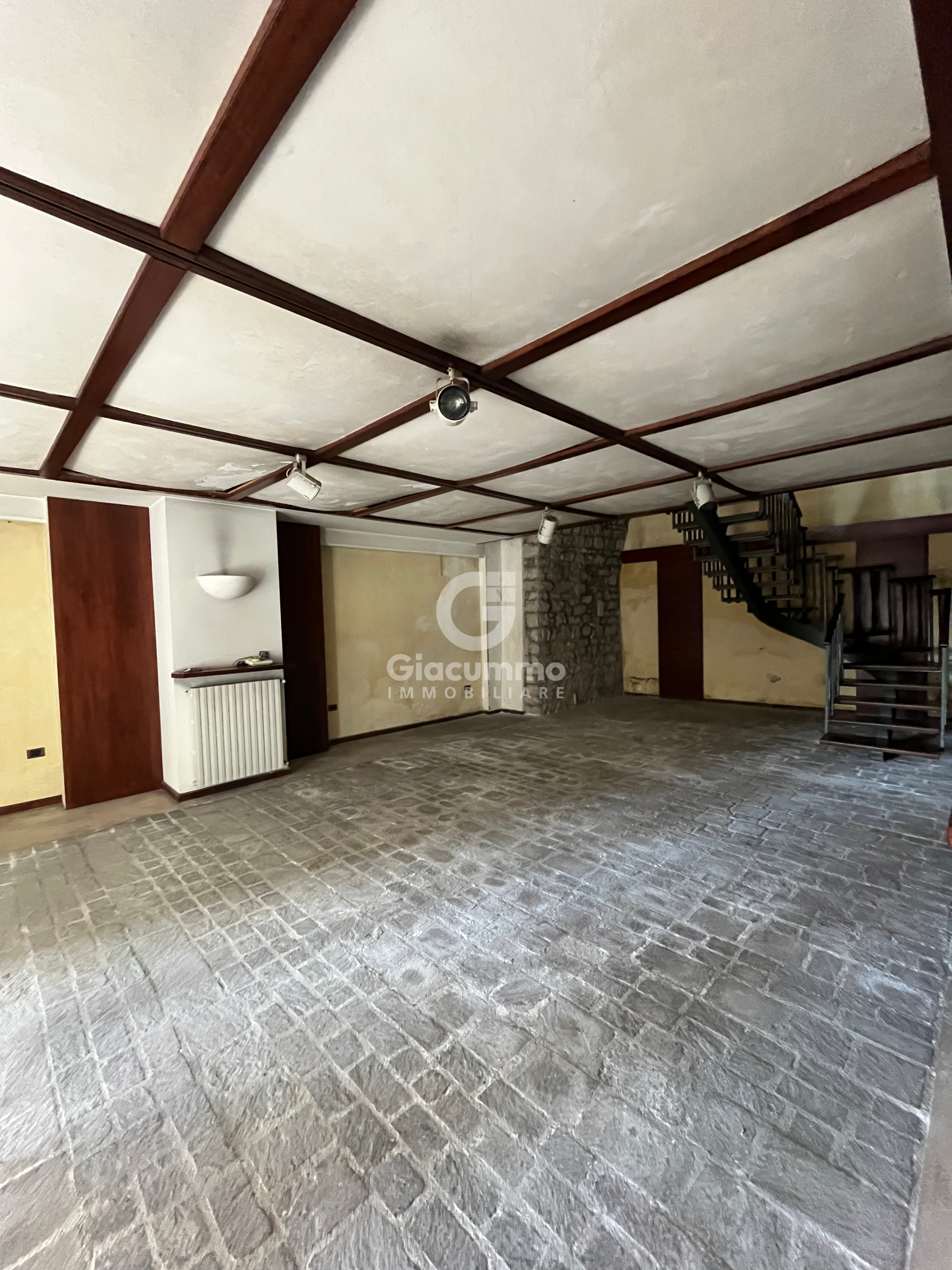 Locale commerciale in vendita in via nicola vaccaro 124, Potenza