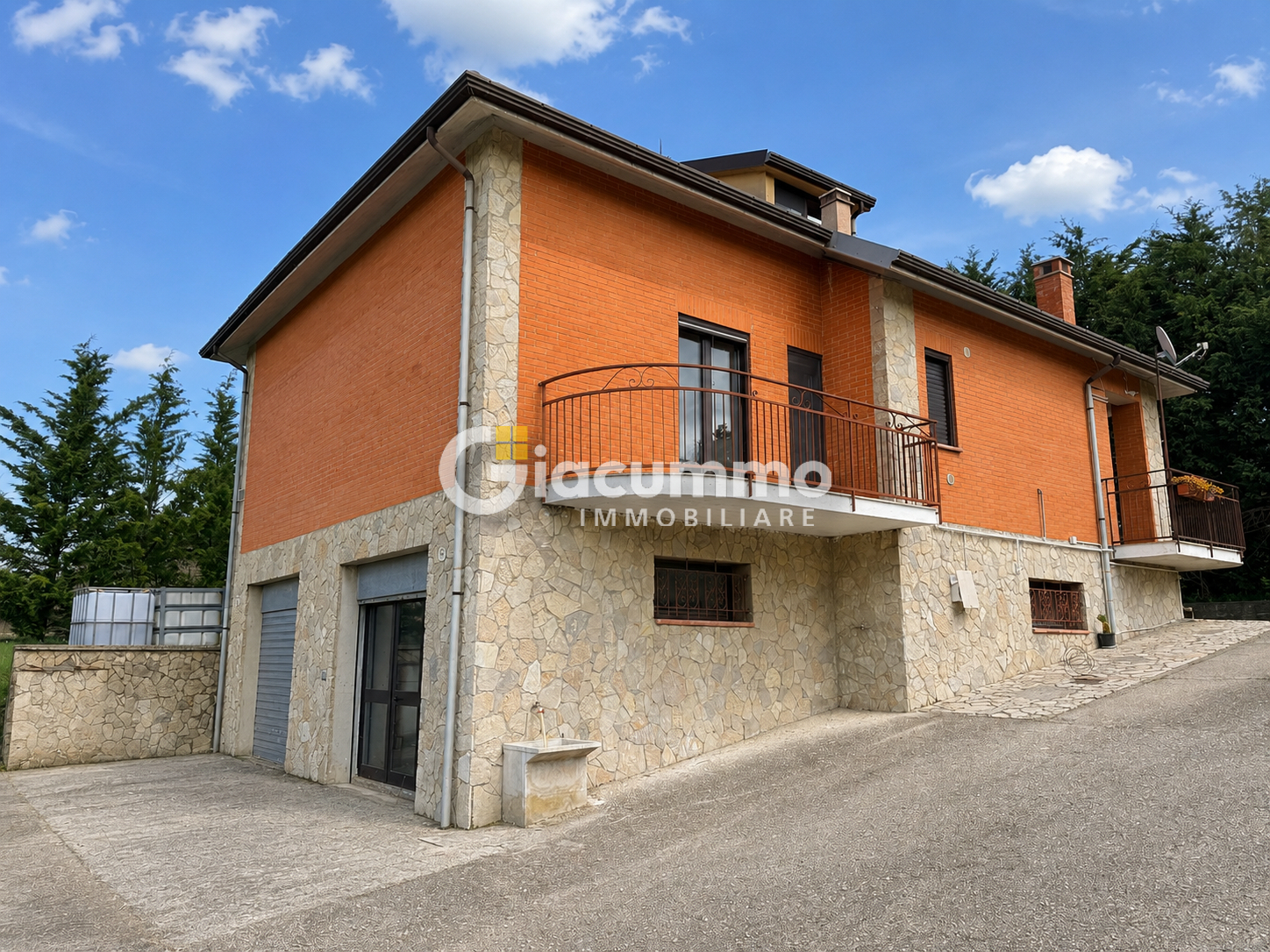 Villa con giardino in contrada miracolo 60, Avigliano