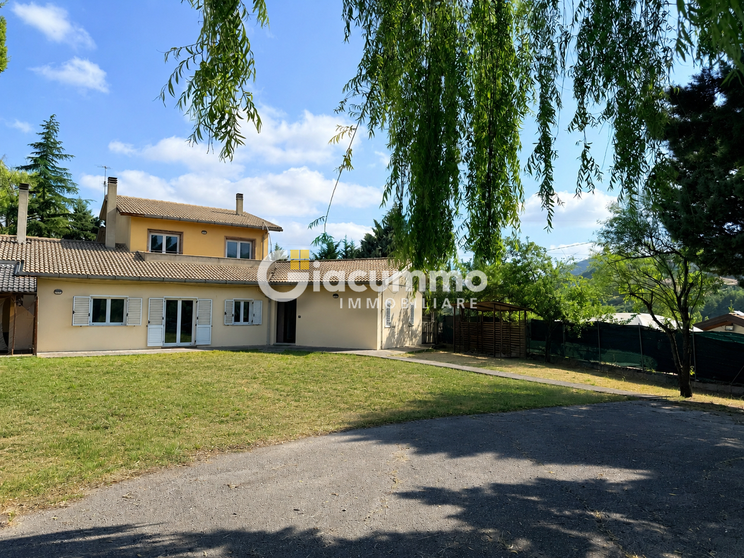 Villetta a schiera con giardino in via vineola 139, Potenza