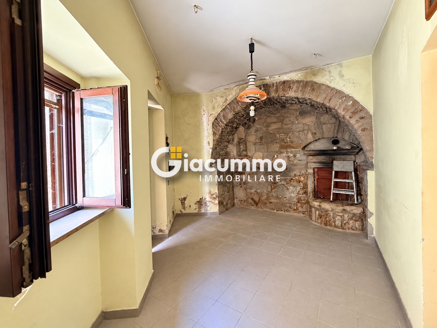 Trilocale da ristrutturare in via giuseppe garibaldi, Castelmezzano