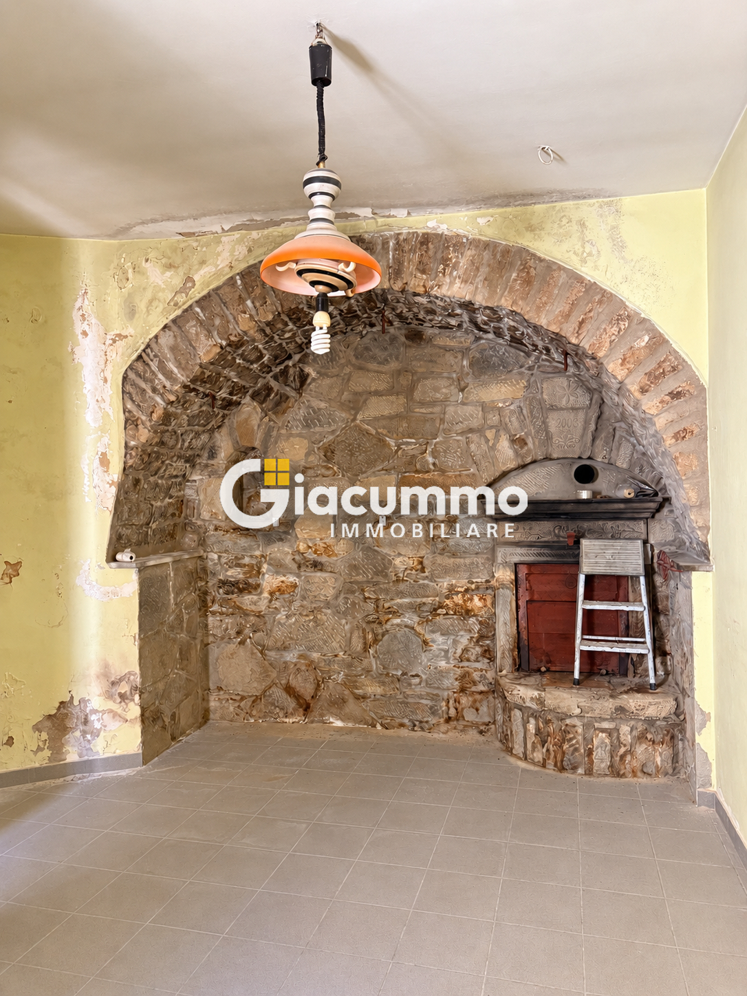 Trilocale da ristrutturare in via giuseppe garibaldi, Castelmezzano