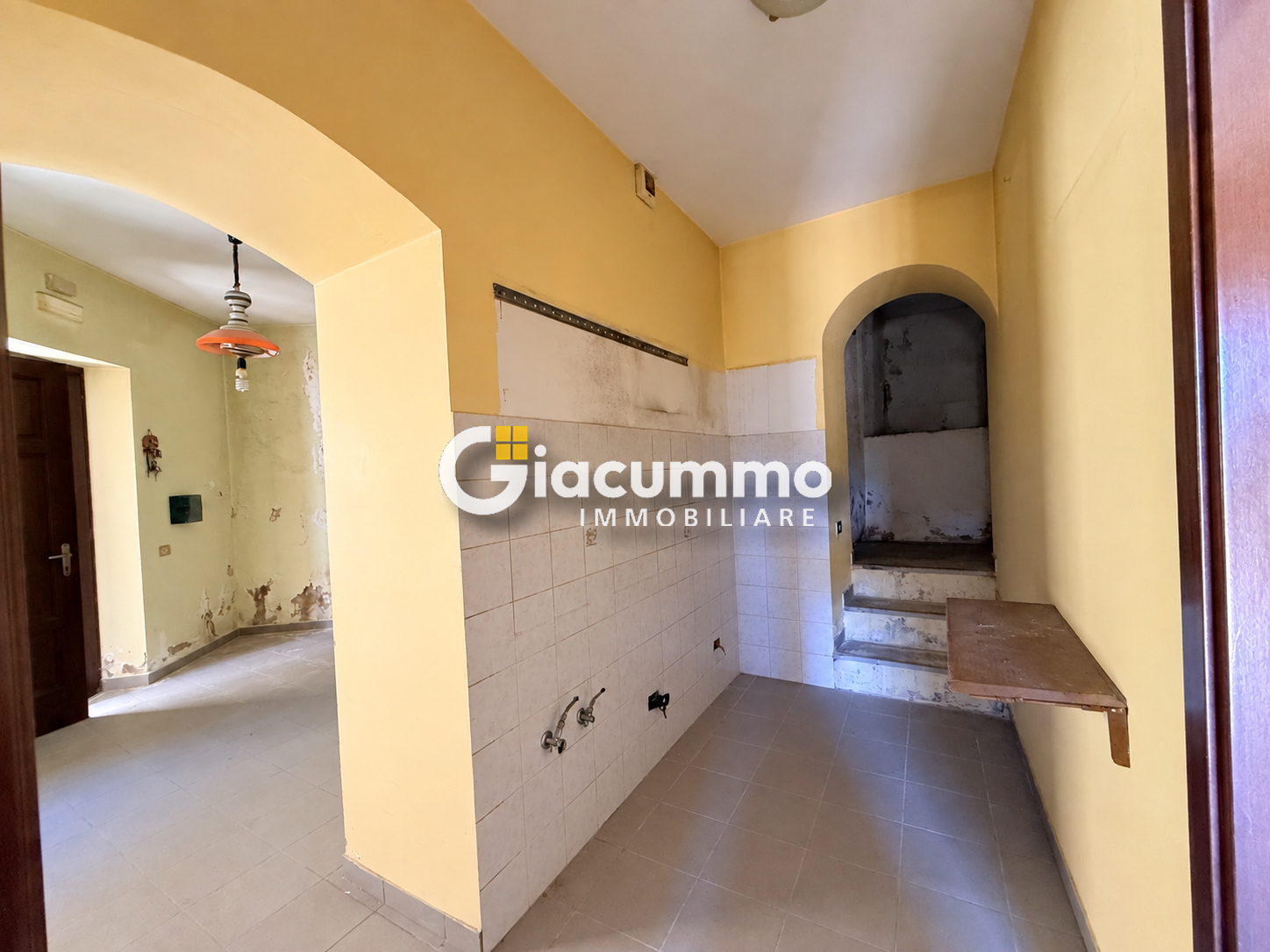 Trilocale da ristrutturare in via giuseppe garibaldi, Castelmezzano