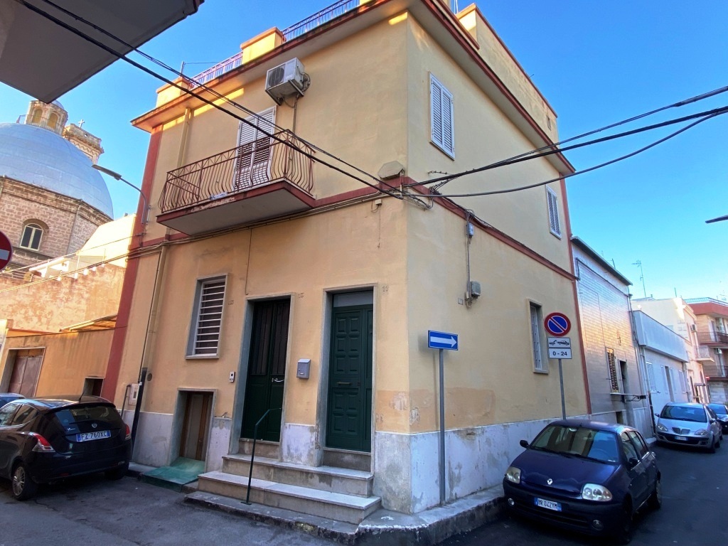 Appartamento con terrazzo in via alessandro manzoni 11, Bari