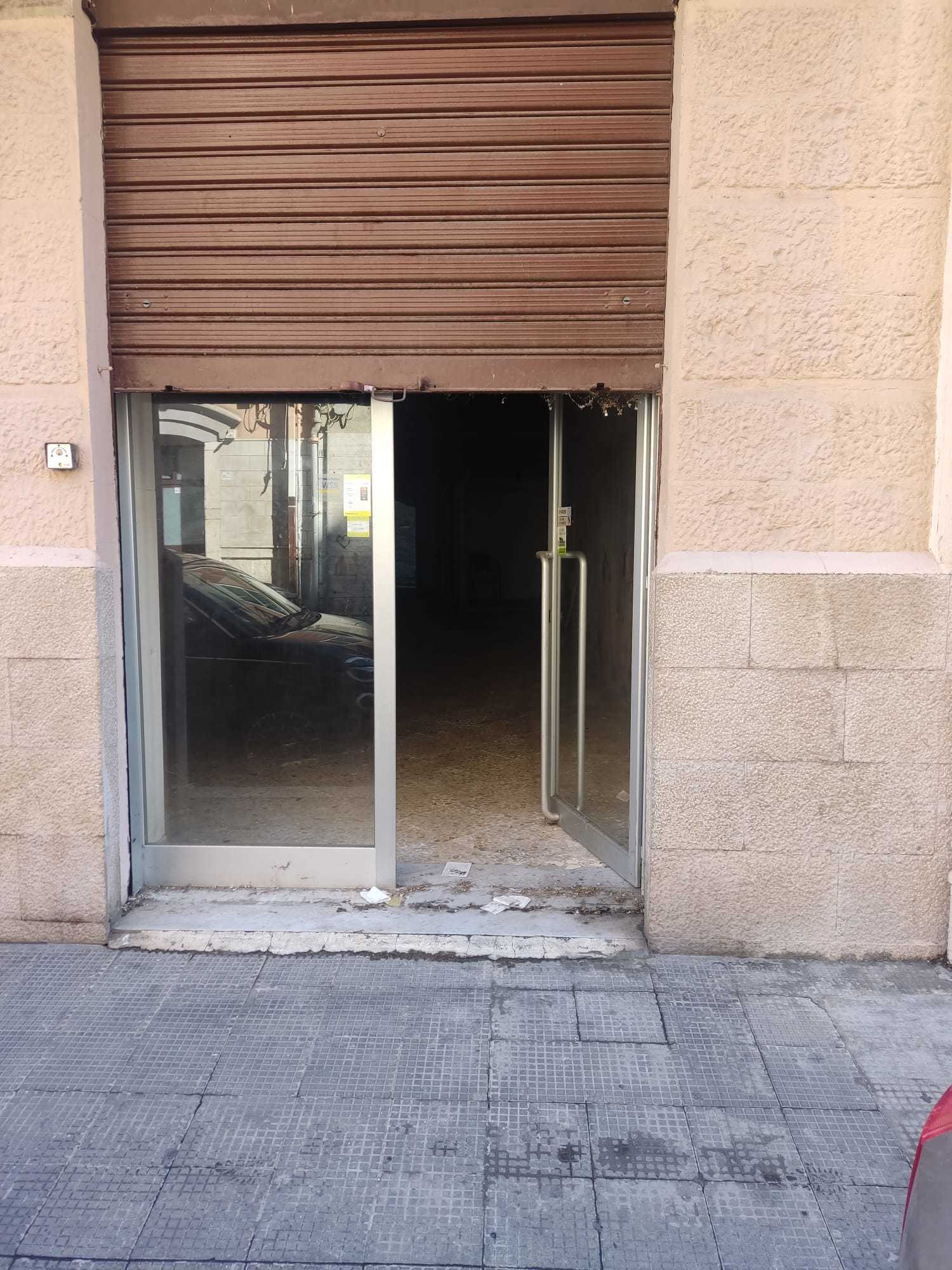 Locale commerciale da ristrutturare in via pietro ravanas 160, Bari