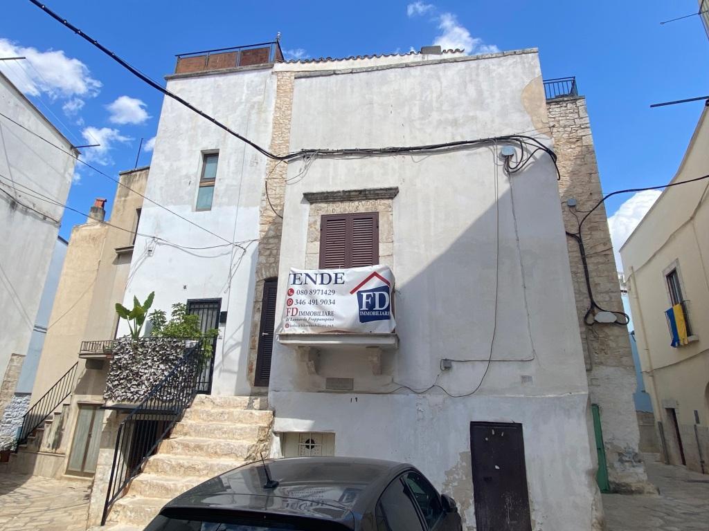 Casa indipendente con terrazzi in via paliodoro 2, Casamassima