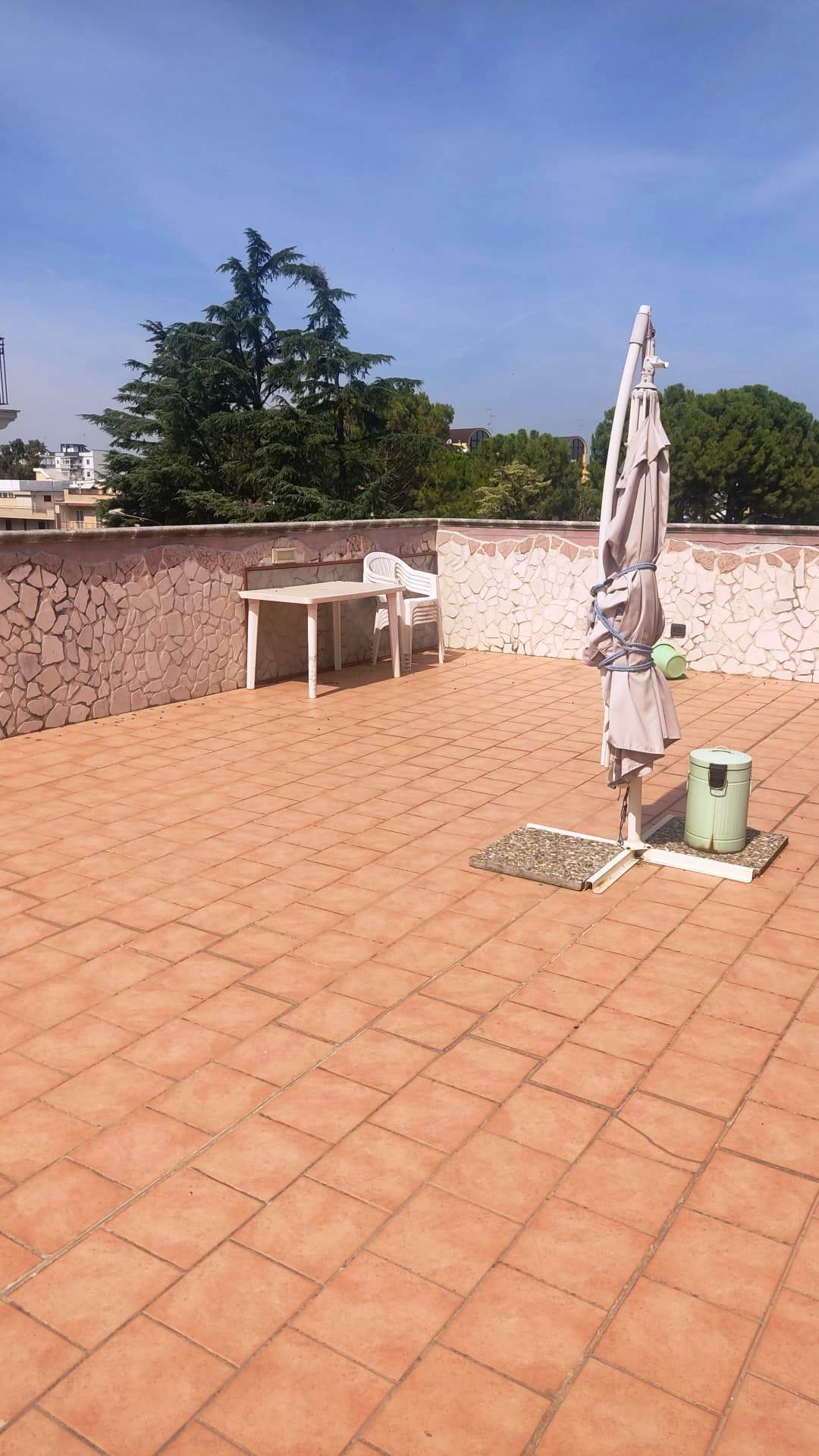 Bilocale con terrazzo in via francesco rubini patriota 7, Bari