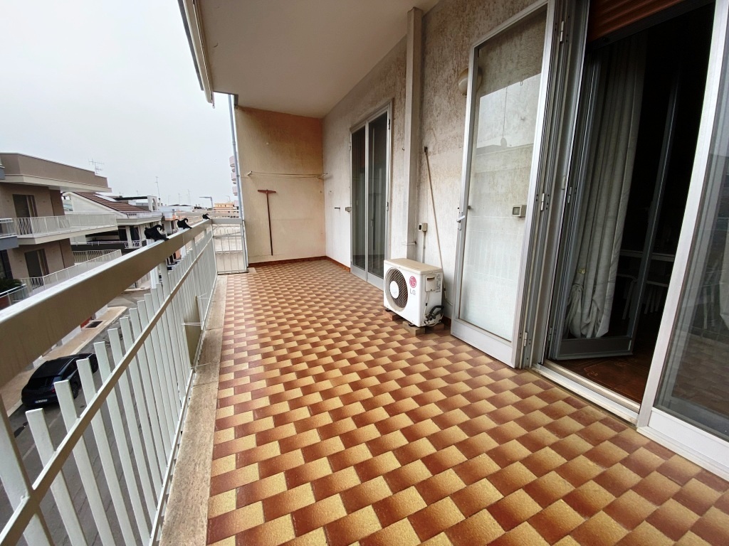 Trilocale da ristrutturare in via antonio gramsci 32, Turi