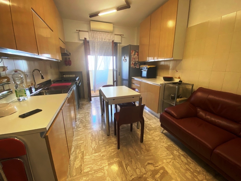 Trilocale da ristrutturare in via salvo d'acquisto 11, Triggiano