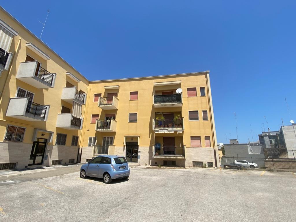 Quadrilocale da ristrutturare in via giusti 21, Bari