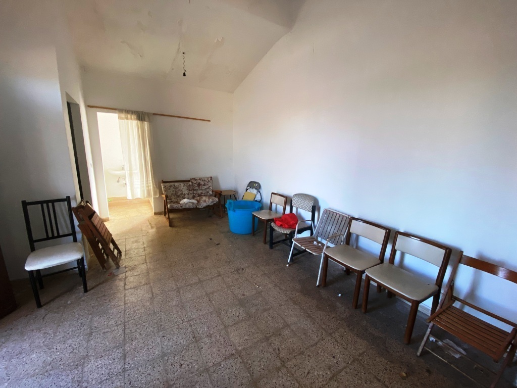 Villetta a schiera da ristrutturare in via acquaviva, Casamassima