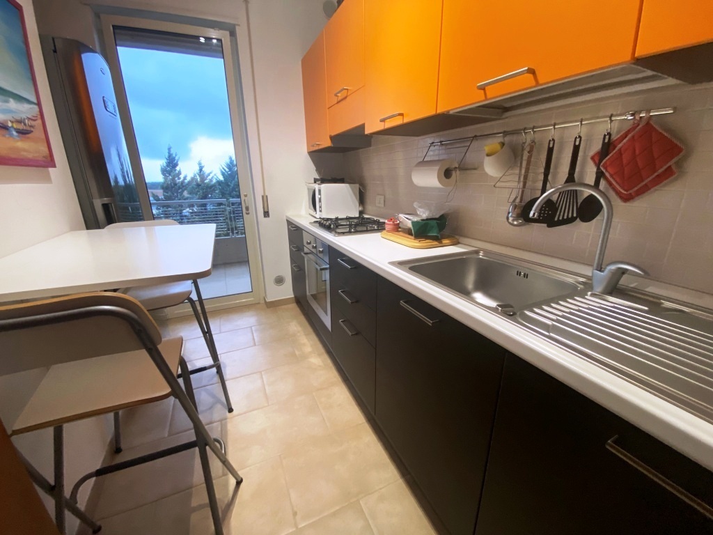 Bilocale con box in via giandomenico de carolis 7c, Turi