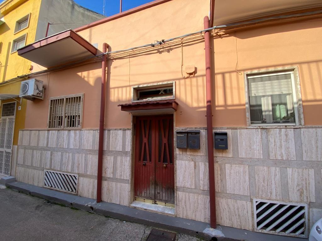 Trilocale da ristrutturare in via san procopio 5, Bari