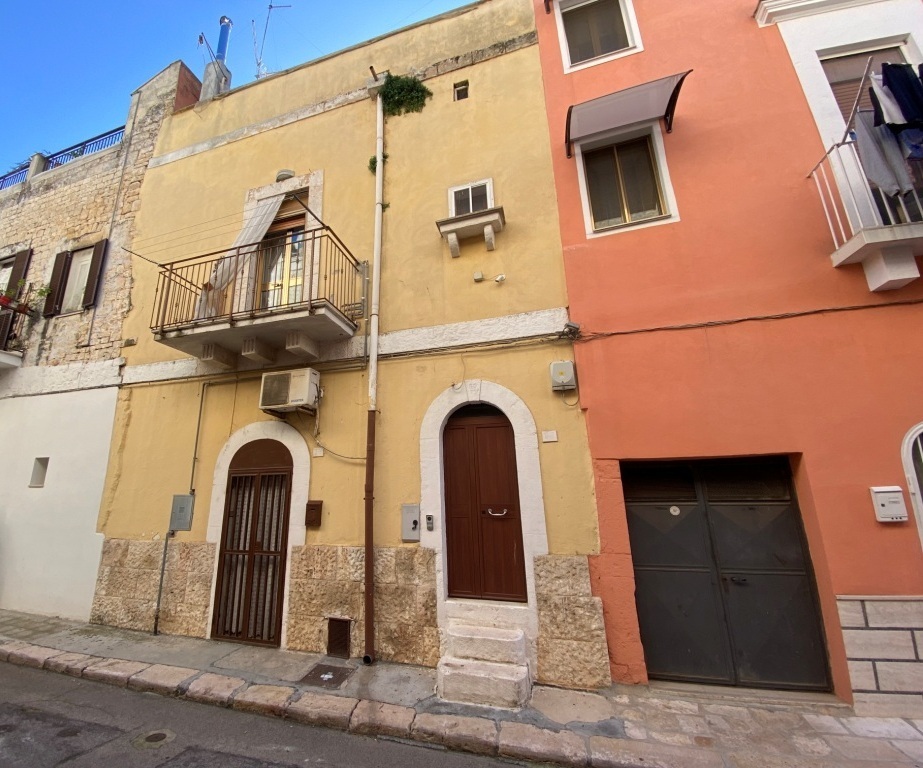 Trilocale da ristrutturare in via rivoli 28, Casamassima