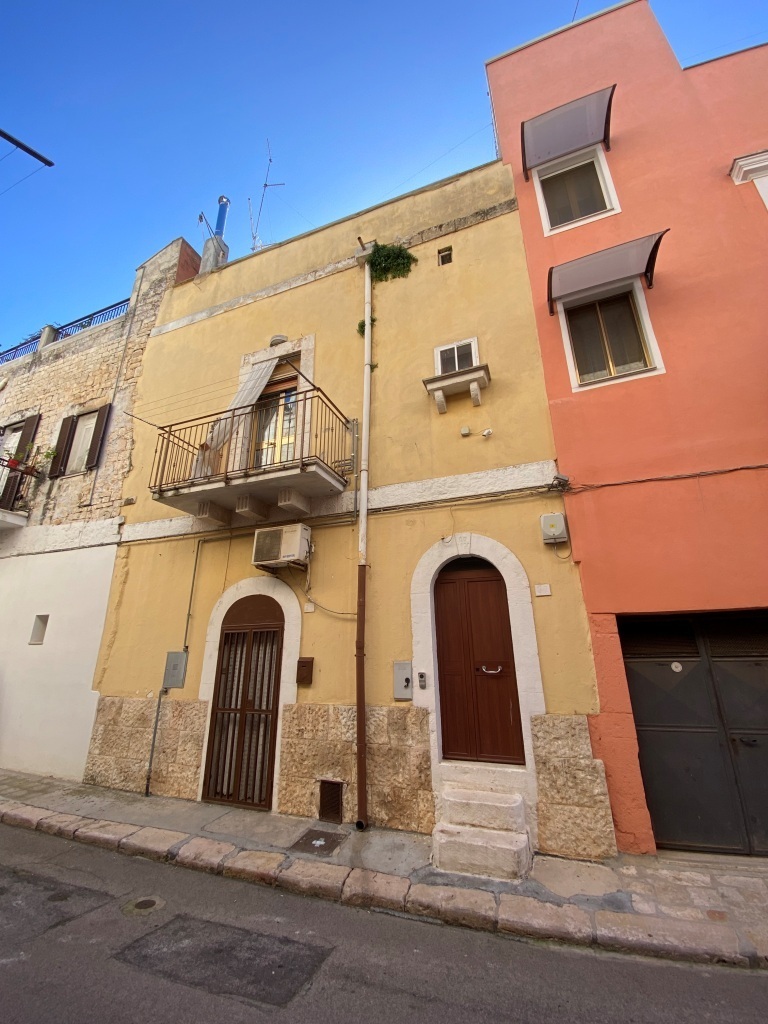 Trilocale da ristrutturare in via rivoli 28, Casamassima