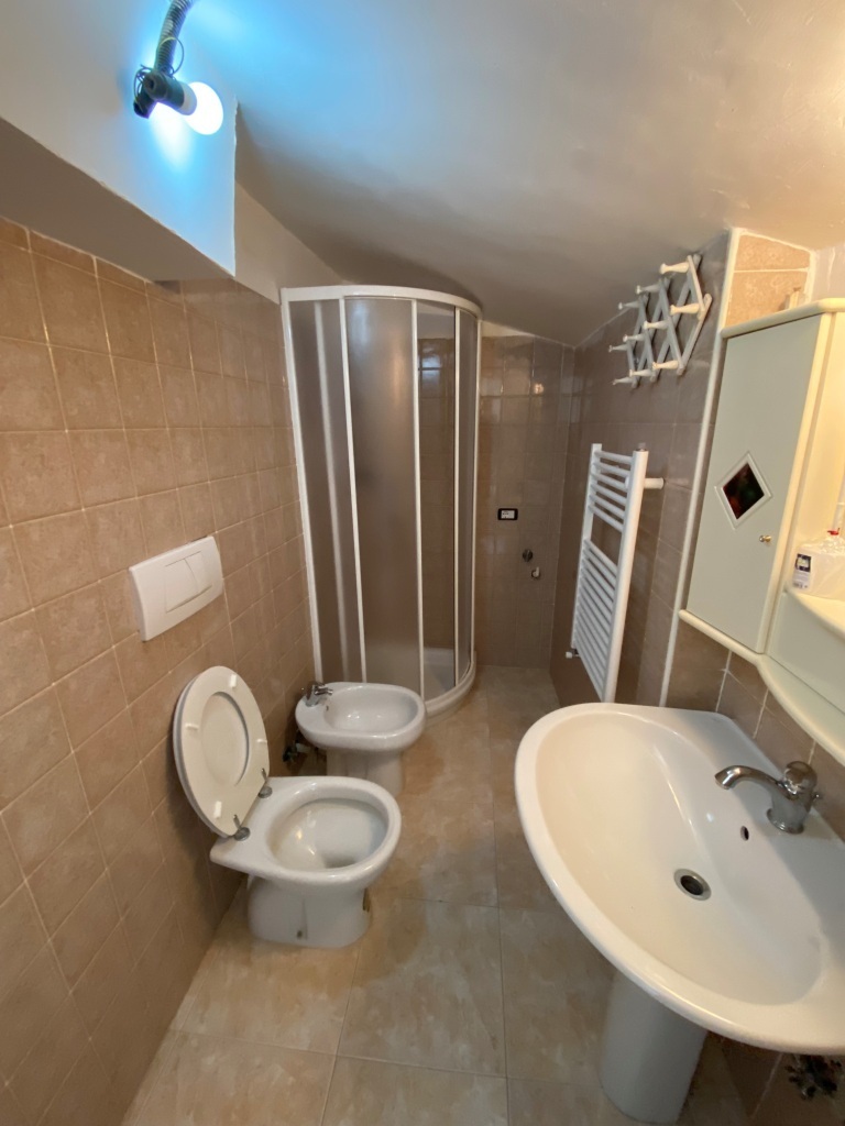 Trilocale da ristrutturare in via rivoli 28, Casamassima