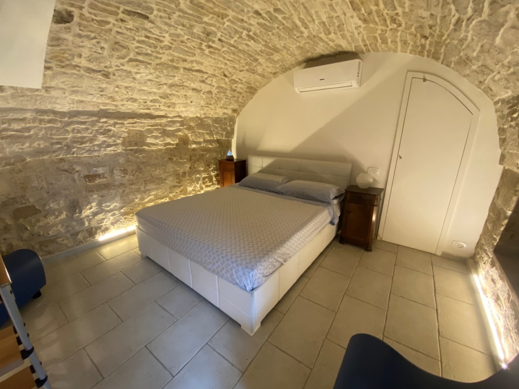 Bilocale ristrutturato in via scesciola 61, Casamassima