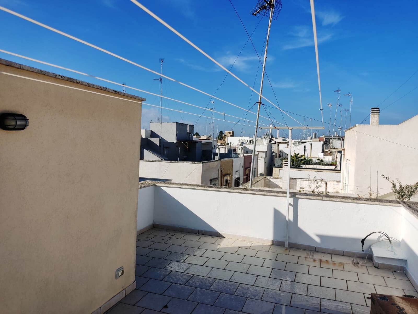 Quadrilocale con terrazzo in via cesare beccaria 93, Mola di Bari