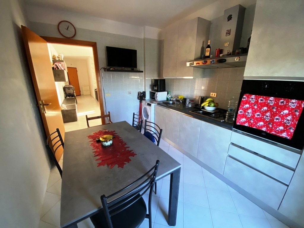 Trilocale da ristrutturare in via g. di vittorio 2, Casamassima