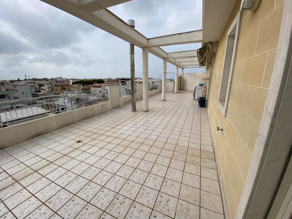 Bilocale con terrazzo in via papa giovanni xxiii 49, Casamassima