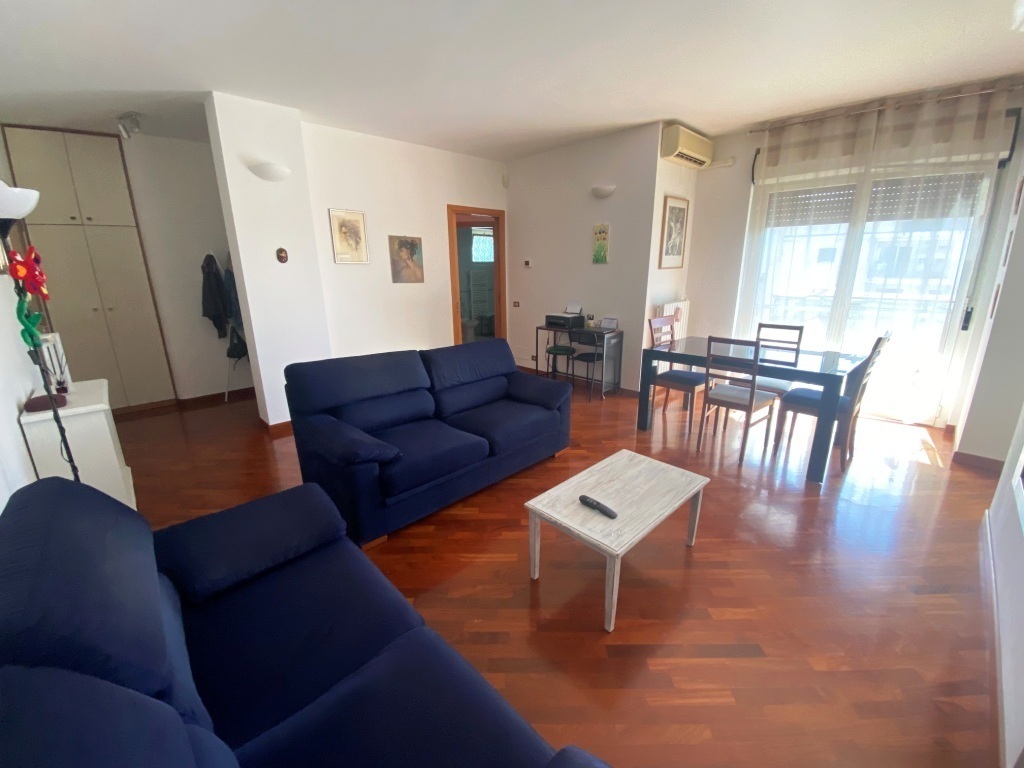 Trilocale con giardino in via g. di vittorio 4/b, Casamassima