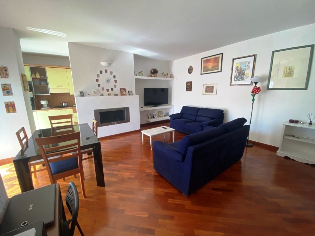 Trilocale con giardino in via g. di vittorio 4/b, Casamassima