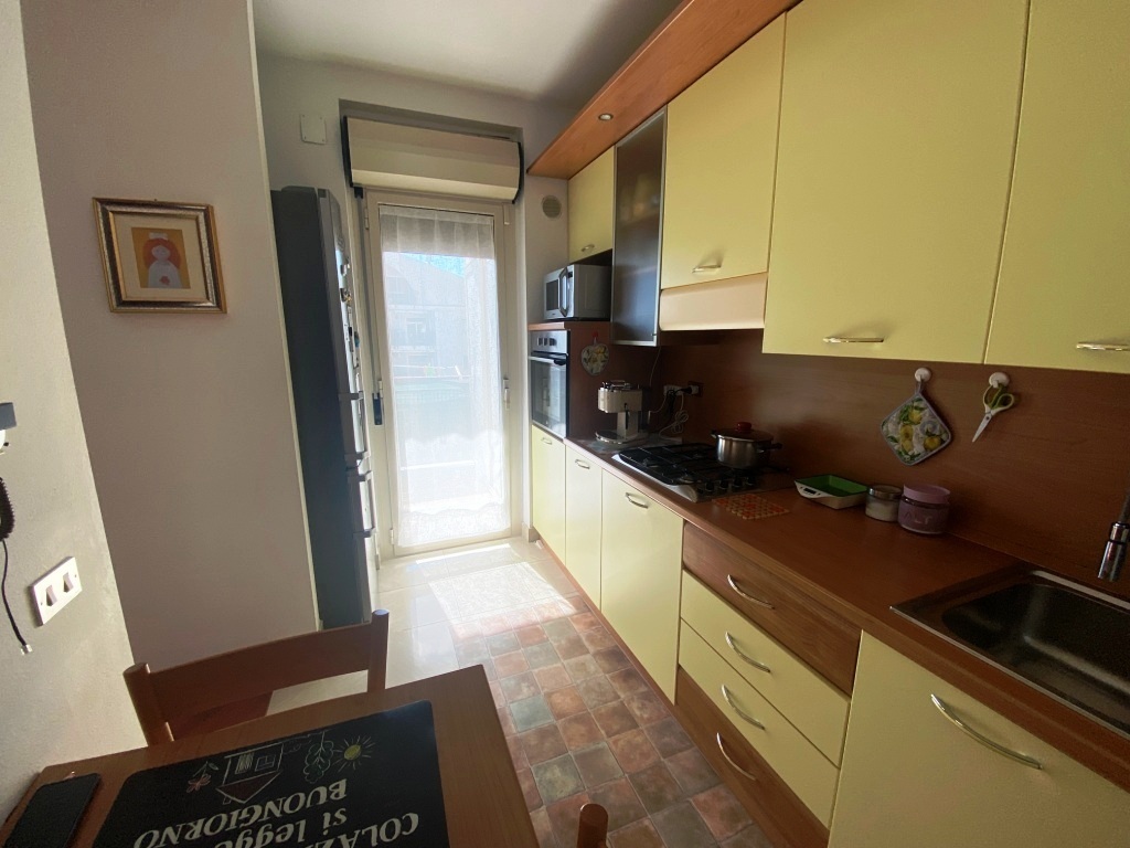 Trilocale con giardino in via g. di vittorio 4/b, Casamassima