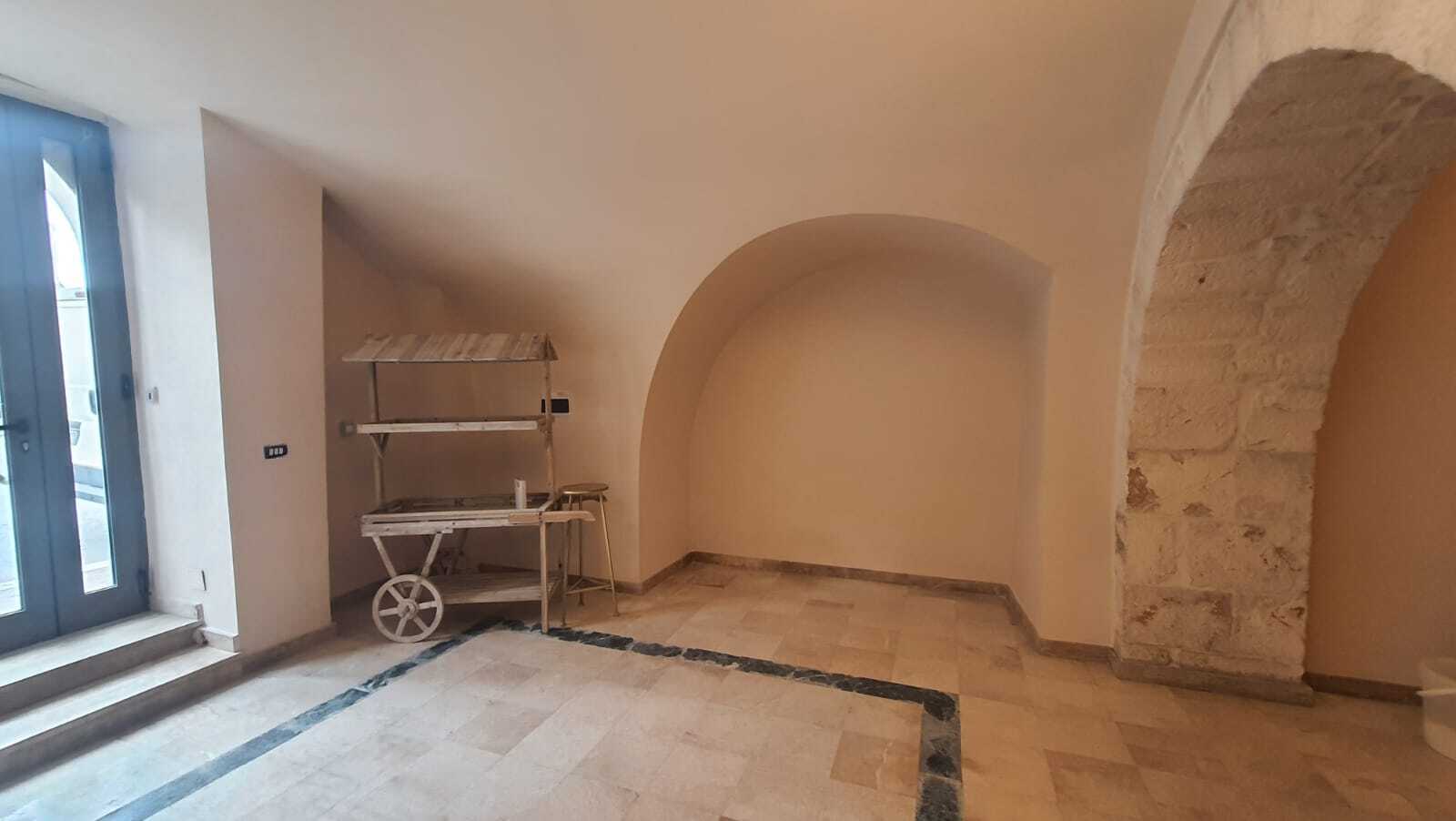 Locale commerciale in affitto in corso umberto i, Casamassima