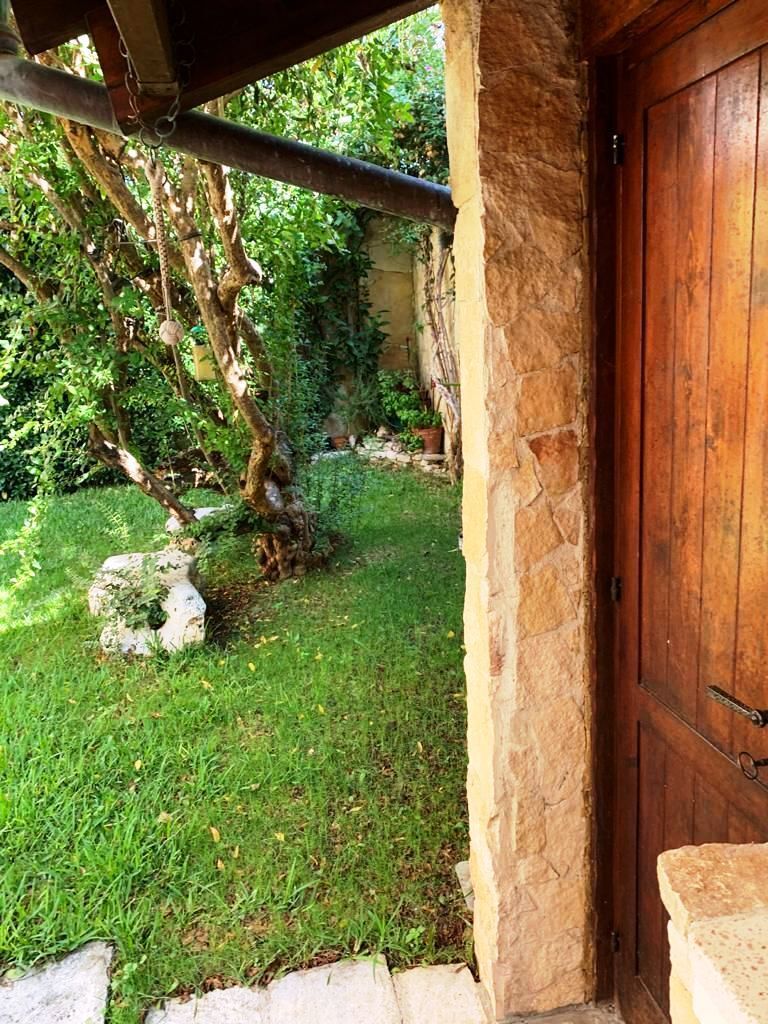 Villa con giardino in via angelo michele pesce 62, Casamassima